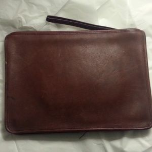 Vintage Coach Large Wristlet/ Portfolio!